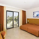 Tigaki Beach Hotel 4*