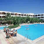 Tigaki Beach Hotel Отель 4*