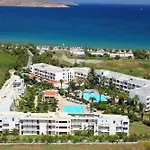 Отель Tigaki Beach Hotel 4*