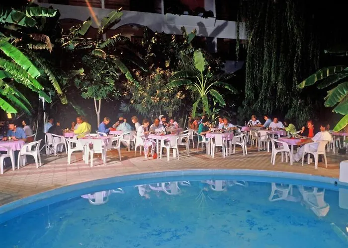 Tigaki Beach Hotel 4*