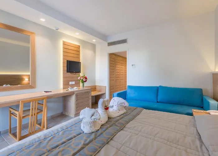 Tigaki Beach Hotel 4*