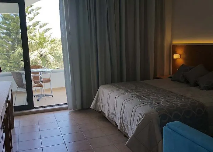 Tigaki Beach Hotel Otel