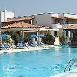 Tigaki Beach Hotel Hotel 4*