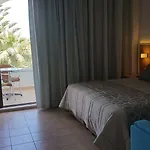 Tigaki Beach Hotel Hotel