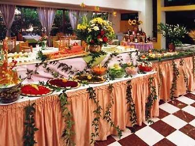 Tigaki Beach Hotel 호텔