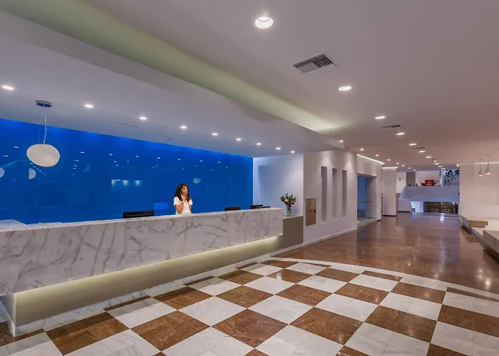 Ξενοδοχείο Tigaki Beach Hotel 4*