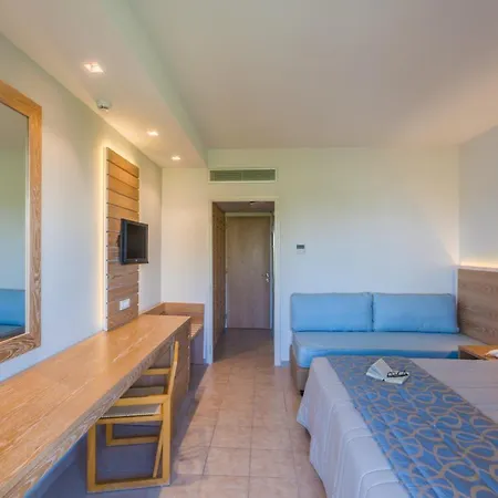 Tigaki Beach Hotel Hotell 4*