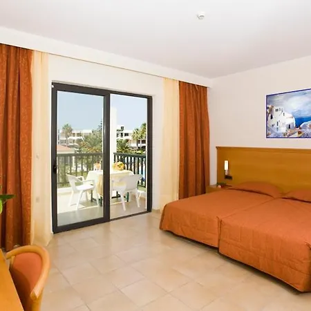 Отель Tigaki Beach Hotel
