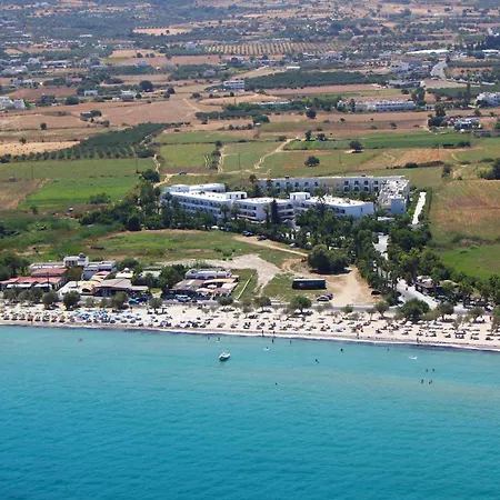 Tigaki Beach Hotel