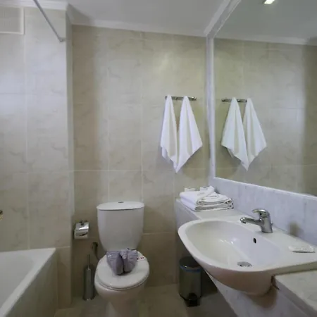 Tigaki Beach Hotel Hotel 4*