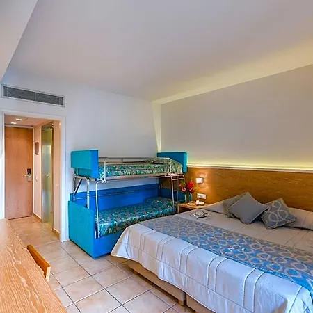 Tigaki Beach Hotel 4*