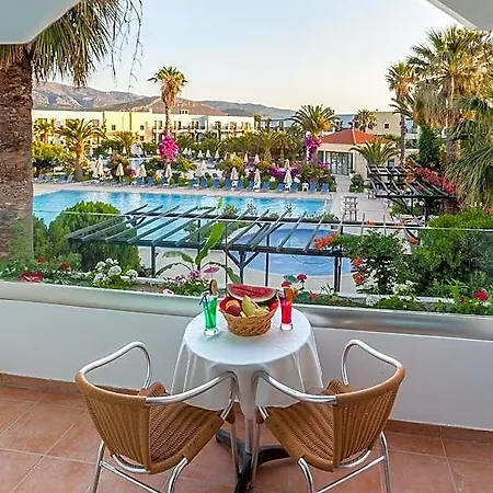 Tigaki Beach Hotel Отель