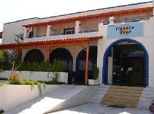 Tigaki Beach Hotel Отель