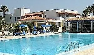 Tigaki Beach Hotel Отель 4*