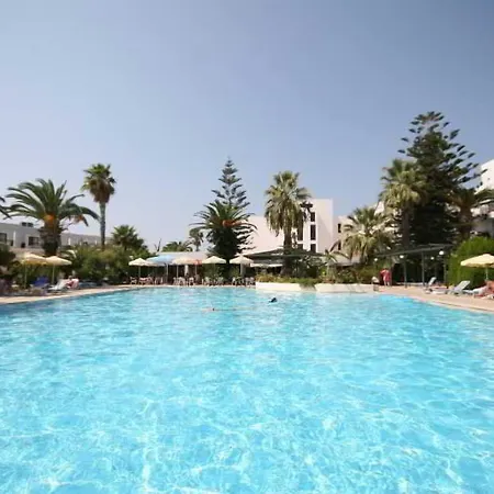 Tigaki Beach Hotel Отель 4*