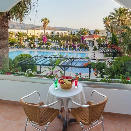 Tigaki Beach Hotel Hotel