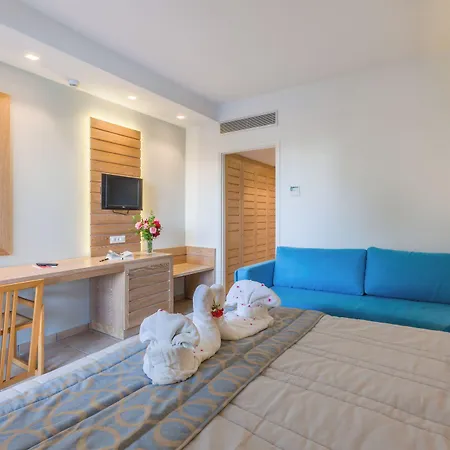 Tigaki Beach Hotel Hotel 4*