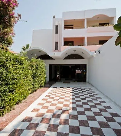 Tigaki Beach Hotel Отель