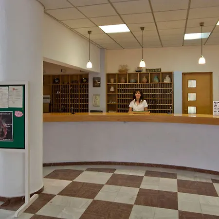 Tigaki Beach Hotel Отель Тигаки