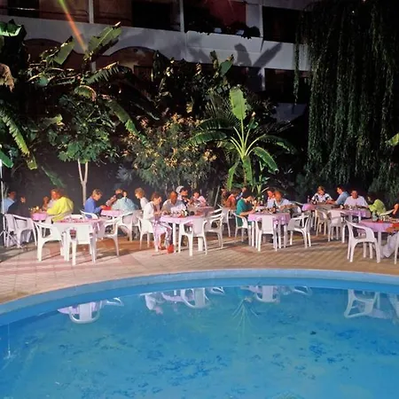 Tigaki Beach Hotel 4*