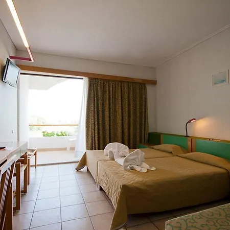 Tigaki Beach Hotel Тигаки