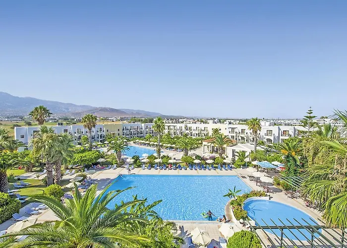 Tigaki Beach Hotel ホテル 4*