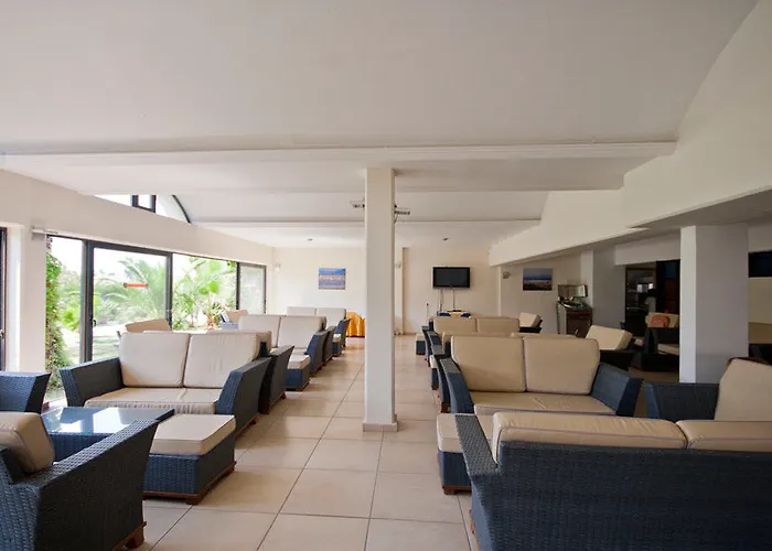 Tigaki Beach Hotel Hotel 4*