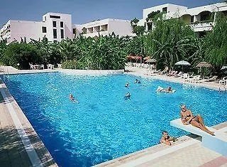 Tigaki Beach Hotel فندق